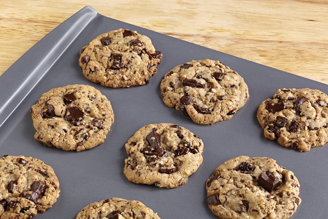 BAKER'S Oatmeal Raisin-Chocolate Chunk Cookies