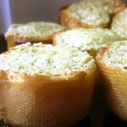 Basil Pesto Bread Rounds