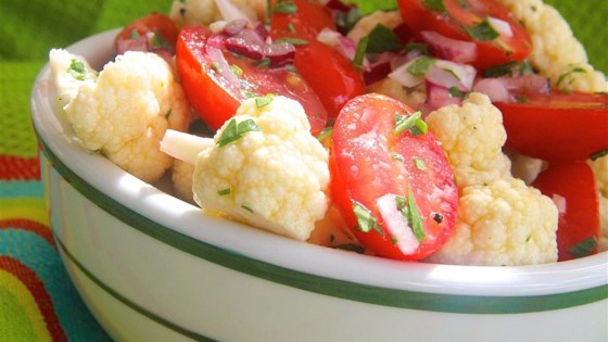 Crunchy Cauliflower and Tomato Salad