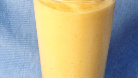 Restaurant Style Mango Lassi